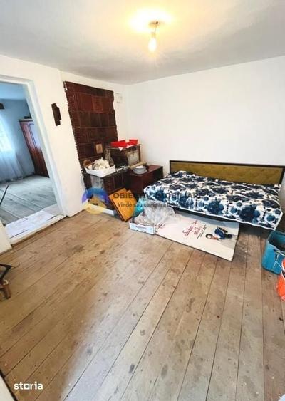 Casă cu 2 camere cu Teren 938 Mp în Costișa