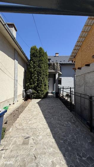Casă cu 4 camere în Central