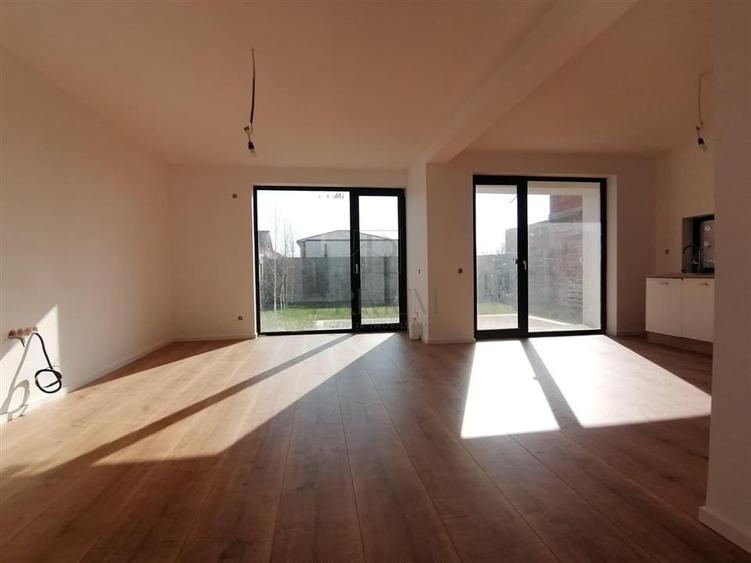 Duplex cu 4 camere cu Teren 280 Mp în Moșnița Nouă