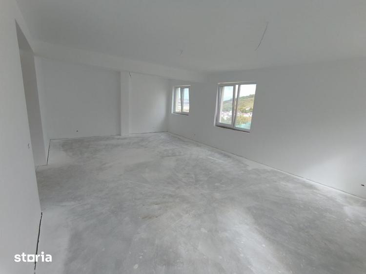 Casă cu 4 camere cu Teren 440 Mp în Central