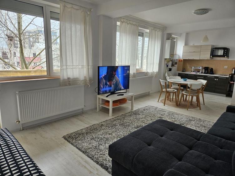 Apartament cu 2 camere semidecomandat în Central