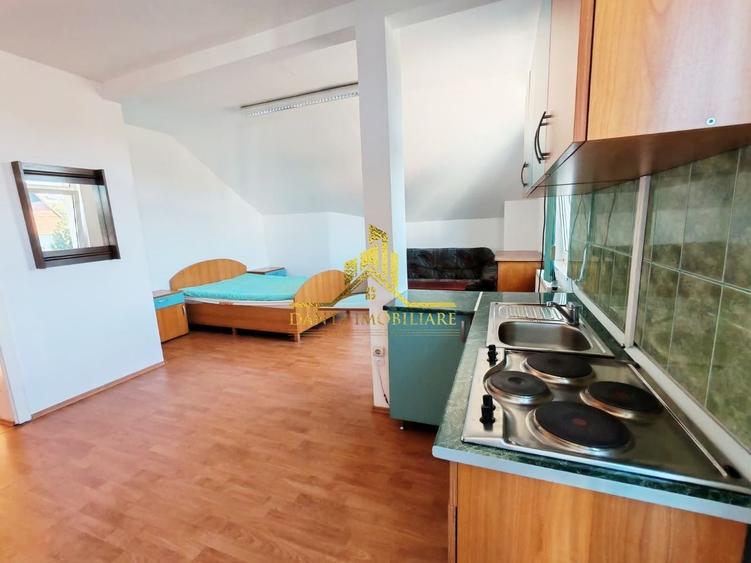 Apartament cu 3 camere semidecomandat, mobilat în Gheorgheni