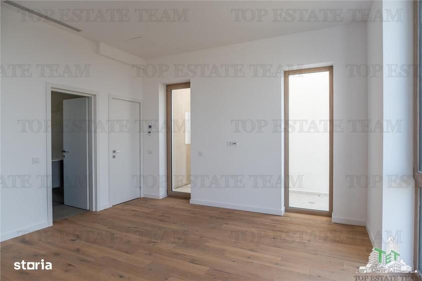 Casă cu 4 camere în Ostratu