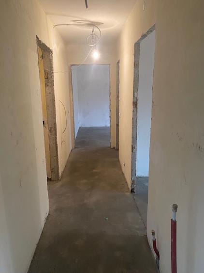 Apartament cu 4 camere decomandat în Central