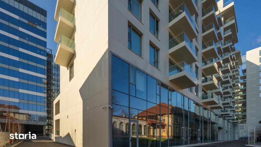 Apartament cu 4 camere decomandat în Pipera