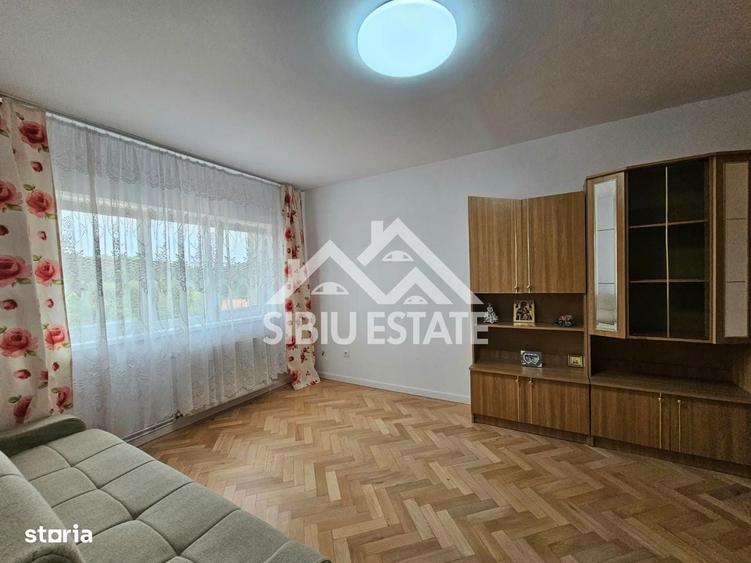 Apartament cu 2 camere decomandat în Valea Aurie