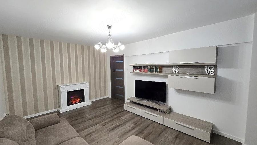 Apartament cu 3 camere decomandat în Trivale