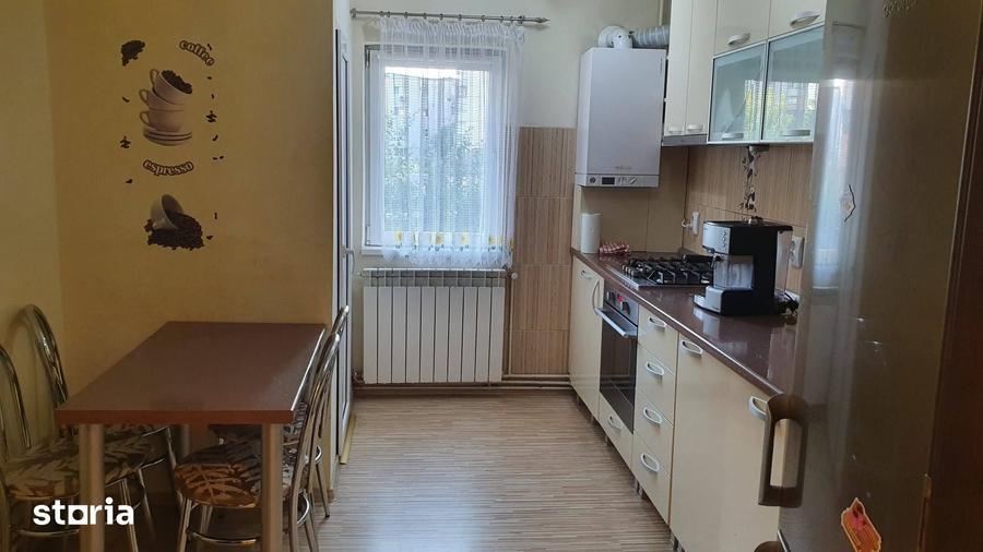 Apartament cu 4 camere decomandat în Mărăști