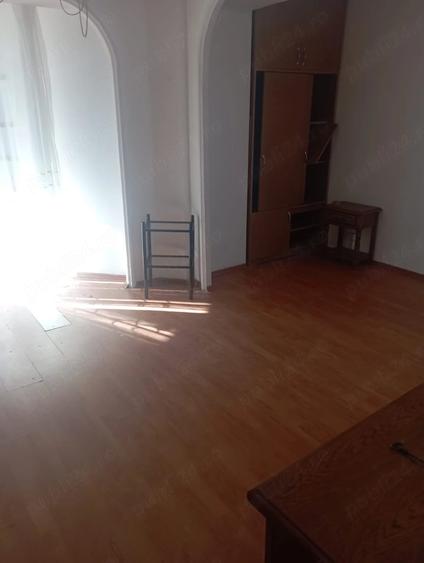 Apartament cu 4 camere decomandat în Ultracentral