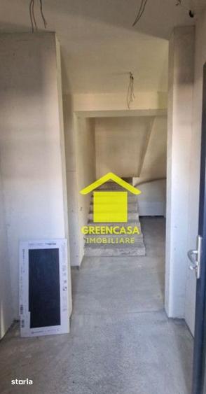 Casă cu 4 camere semidecomandat cu Teren 350 Mp în Jucu