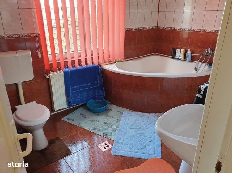 Casă cu 4 camere în Sâncraiu de Mureș