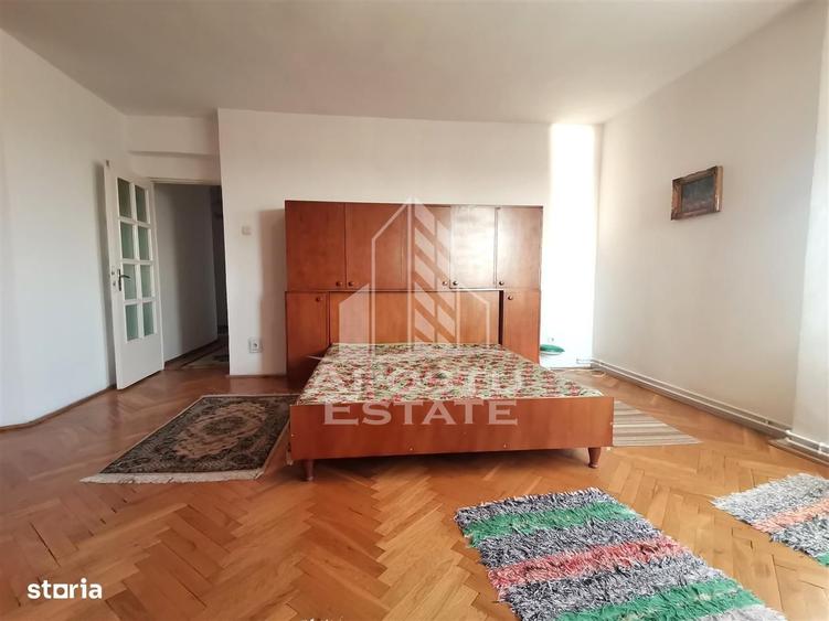 Apartament cu 4 camere decomandat în Buziaș