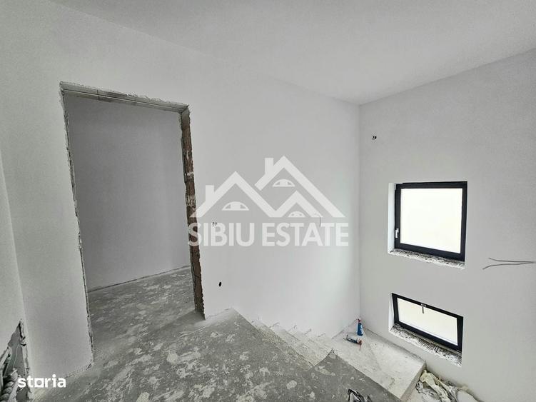 Casă cu 4 camere în Șelimbăr