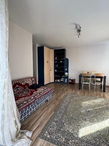 Apartament cu 2 camere decomandat, mobilat în Tractorul