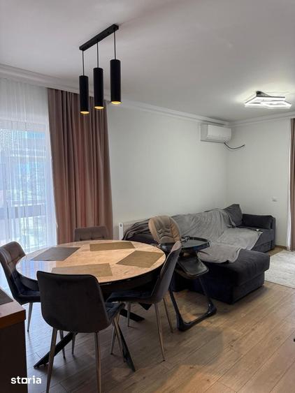 Apartament cu 4 camere în Drumul Taberei