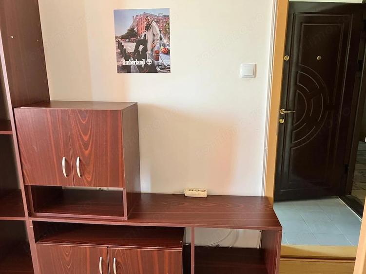 Garsonieră decomandată în Central