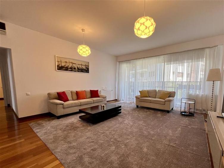 Apartament cu 5 camere decomandat, mobilat în Herăstrău