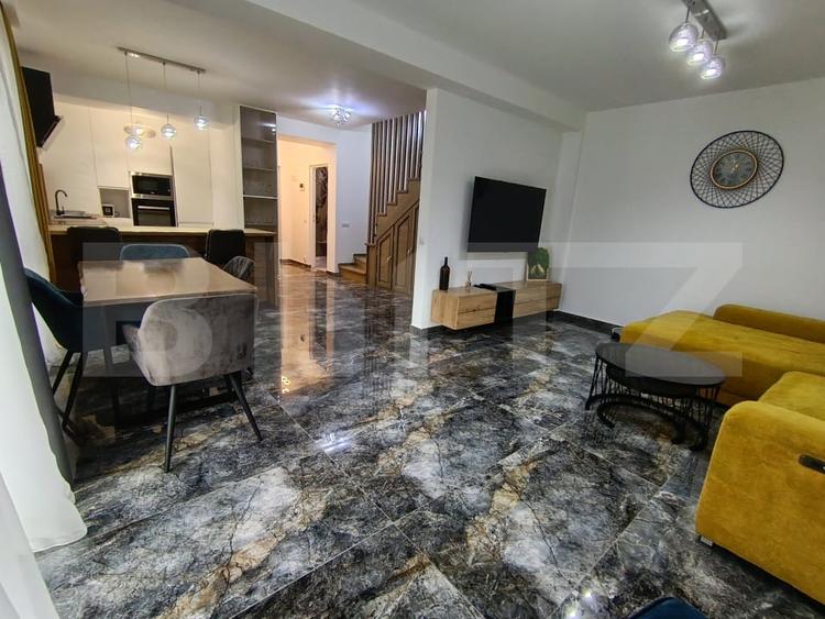 Apartament cu 3 camere decomandat, mobilat în Sud