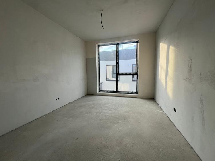 Penthouse cu 3 camere în Zorilor