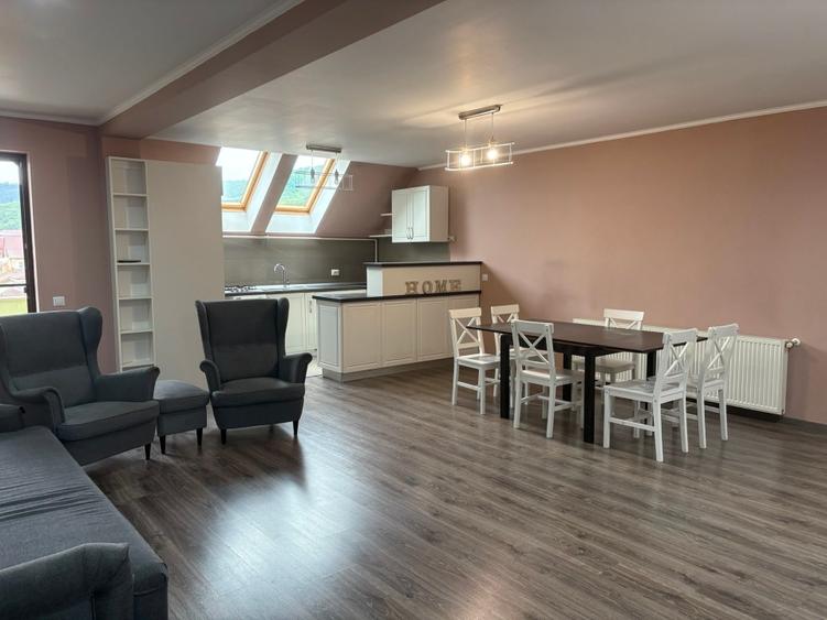Apartament cu 3 camere decomandat, mobilat în Florești