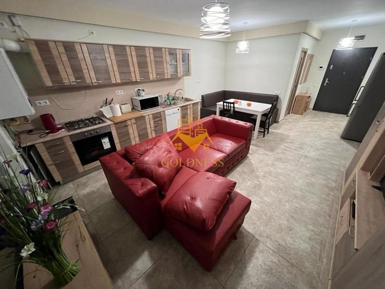 Apartament cu 3 camere semidecomandat, mobilat în Central