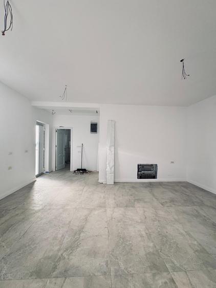 Casă cu 3 camere cu Teren 250 Mp în Moșnița Nouă