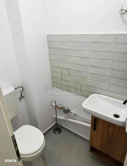 Apartament cu 3 camere semidecomandat în Dâmbovița