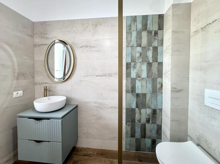 Duplex cu 5 camere cu Canalizare în Dumbrăvița