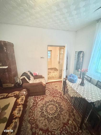 Casă cu 3 camere în Uiești