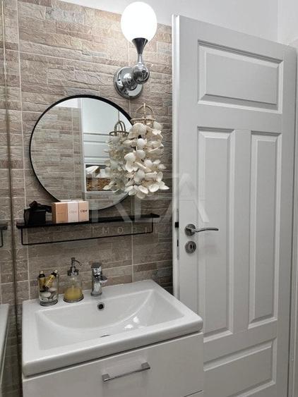 Apartament cu 3 camere decomandat în Metalurgiei