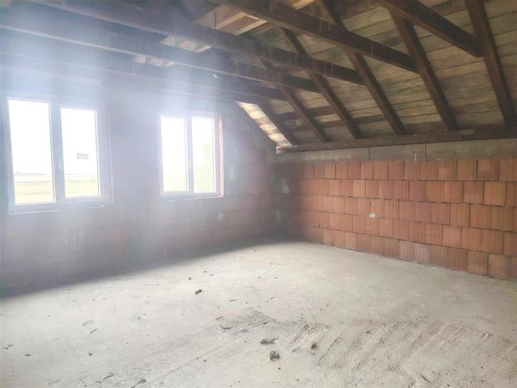 Casă individuală cu 4 camere cu Teren 700 Mp în Biharia