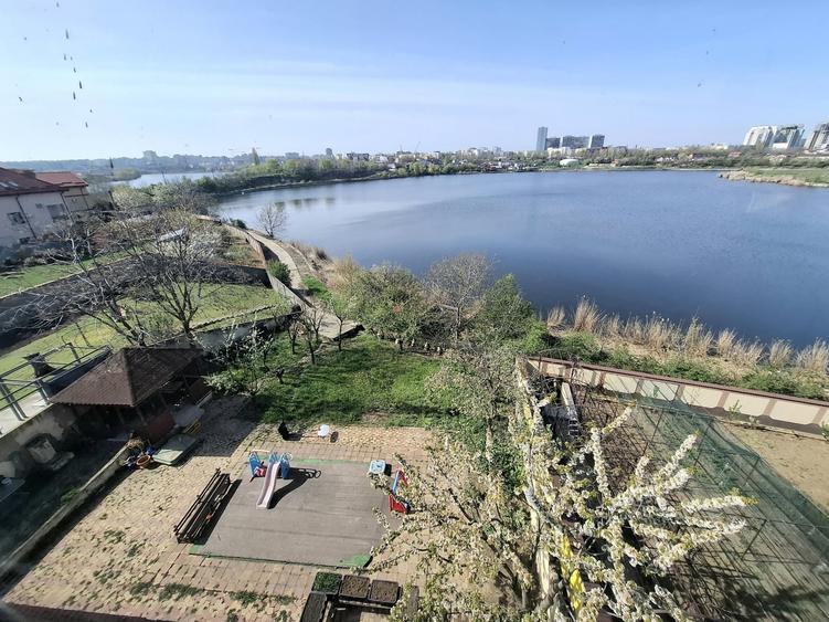 Apartament cu 5 camere decomandat, mobilat în Colentina