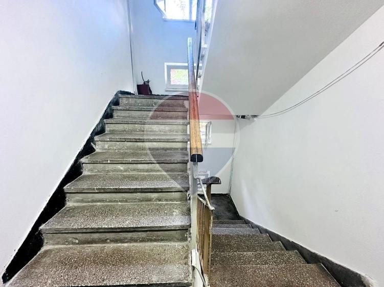 Apartament cu 2 camere semidecomandat, mobilat în Giurgiului