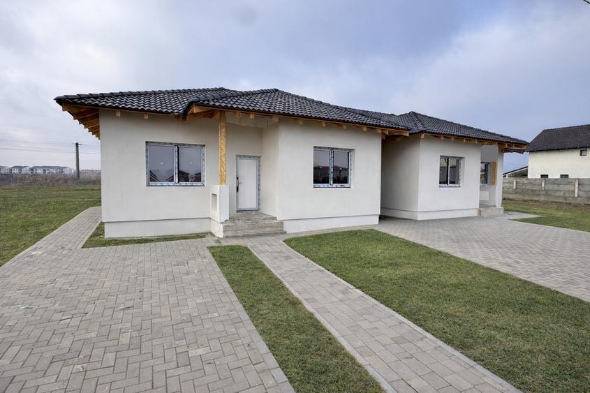 Duplex cu 3 camere cu Canalizare în Moșnița Nouă