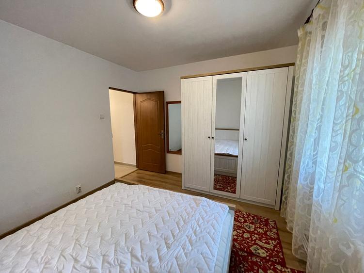Apartament cu 3 camere decomandat, mobilat în Canta