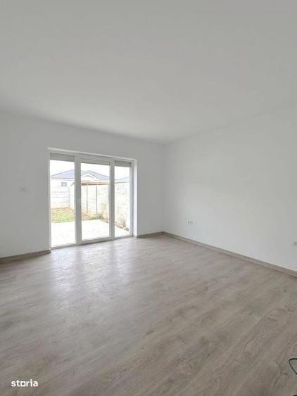 Casă cu 4 camere decomandat cu Teren 250 Mp în Vladimirescu