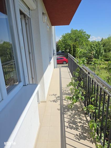 Apartament cu 3 camere în Cetate