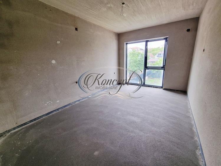 Apartament cu 4 camere semidecomandat în Andrei Mureșanu