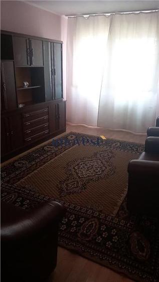 Apartament cu 3 camere decomandat în 14 Mai