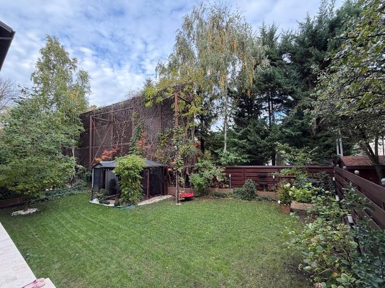 Apartament cu 3 camere decomandat în Copou