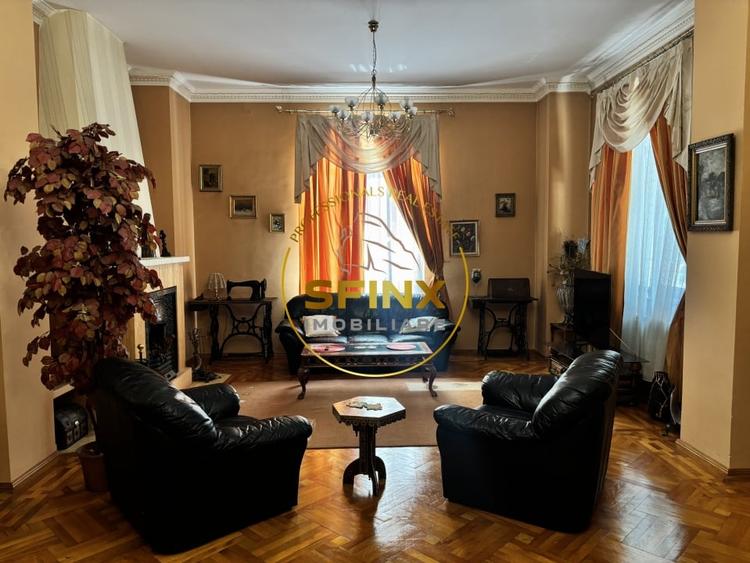 Casă individuală cu 9 camere cu Canalizare în Cotroceni