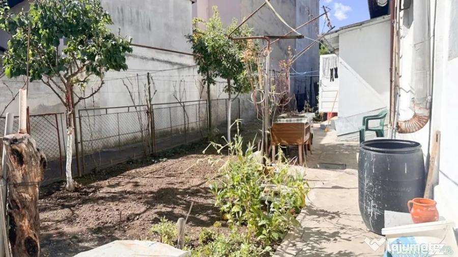 Casă cu 4 camere cu Teren 424 Mp în Polonă