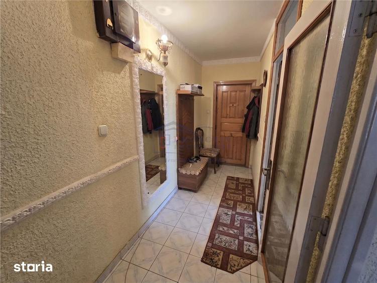 Apartament cu 2 camere semidecomandat, mobilat în Central