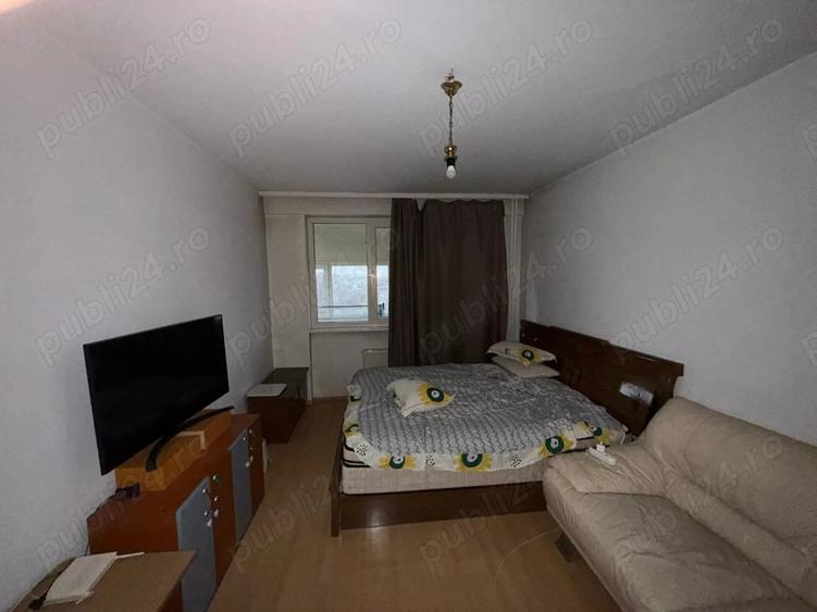 Apartament cu 3 camere decomandat în Colentina