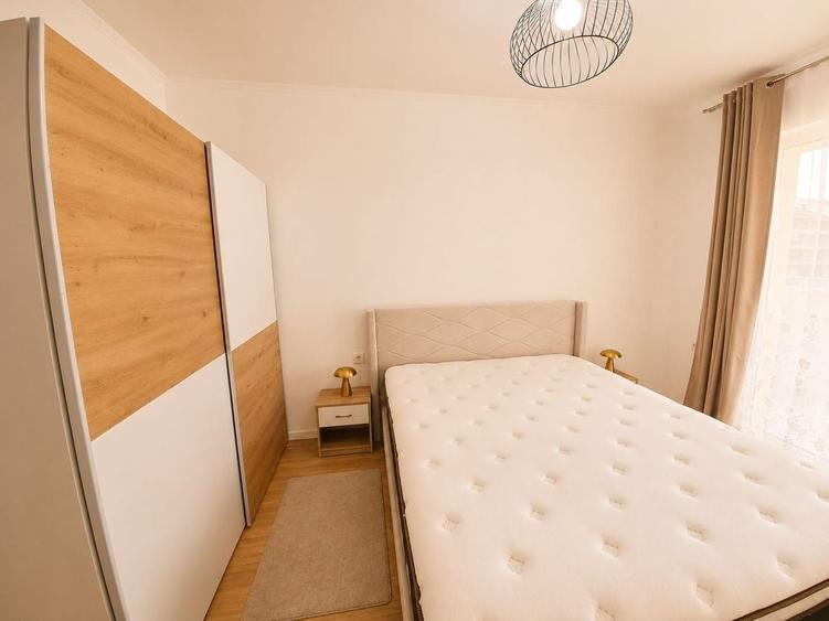Apartament cu 2 camere semidecomandat, mobilat în Florești