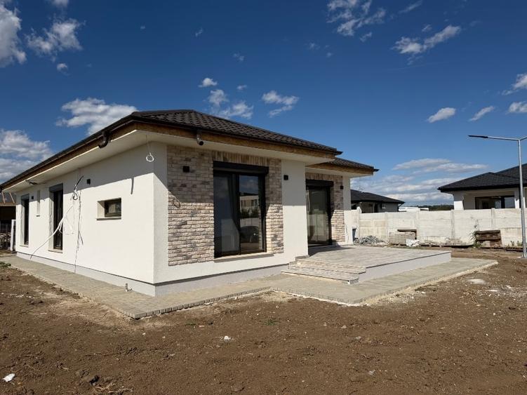 Casă individuală cu 4 camere cu Teren 780 Mp în Corbeanca