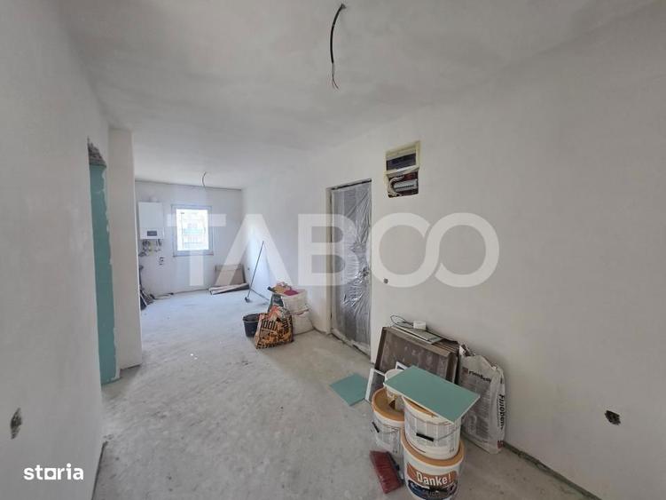 Apartament cu 3 camere decomandat în Valea Aurie