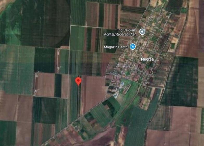 Teren de 9000 mp, în Schela