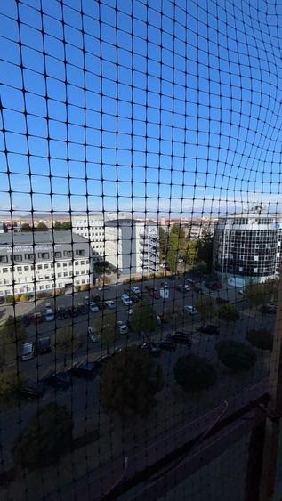 Apartament cu 3 camere decomandat în Cetate