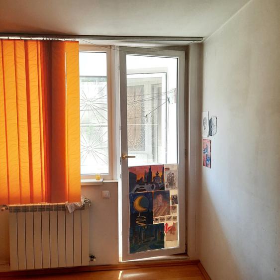Apartament cu 4 camere decomandat în Virtuții